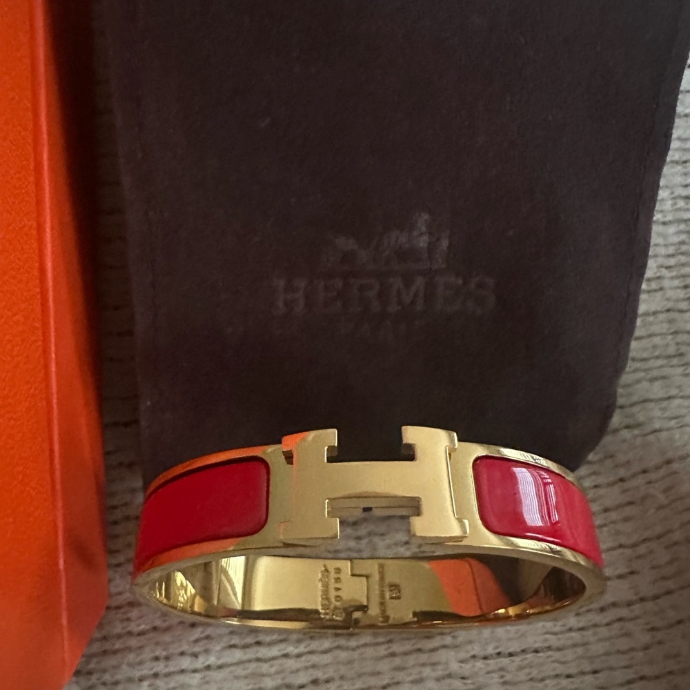 Hermès Rouge Amarante and Gold Clic H bracelet